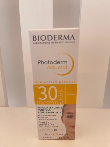 Photoderm AKN Mat SPF 30